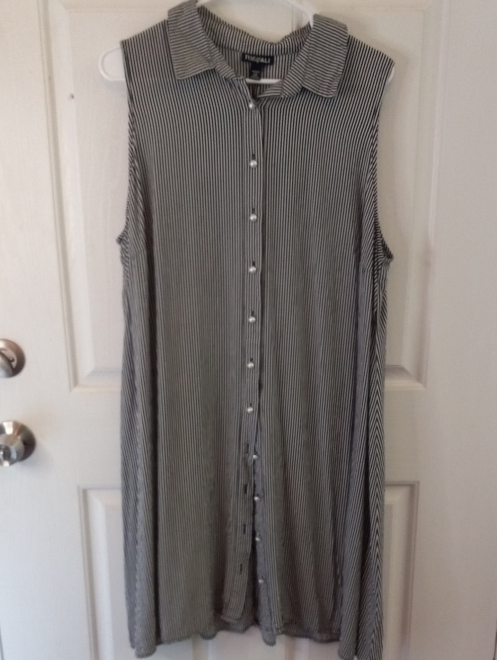 Roz & Ali Sleeveless Button-Front Striped shirt Dress in Black and White Plus 2X